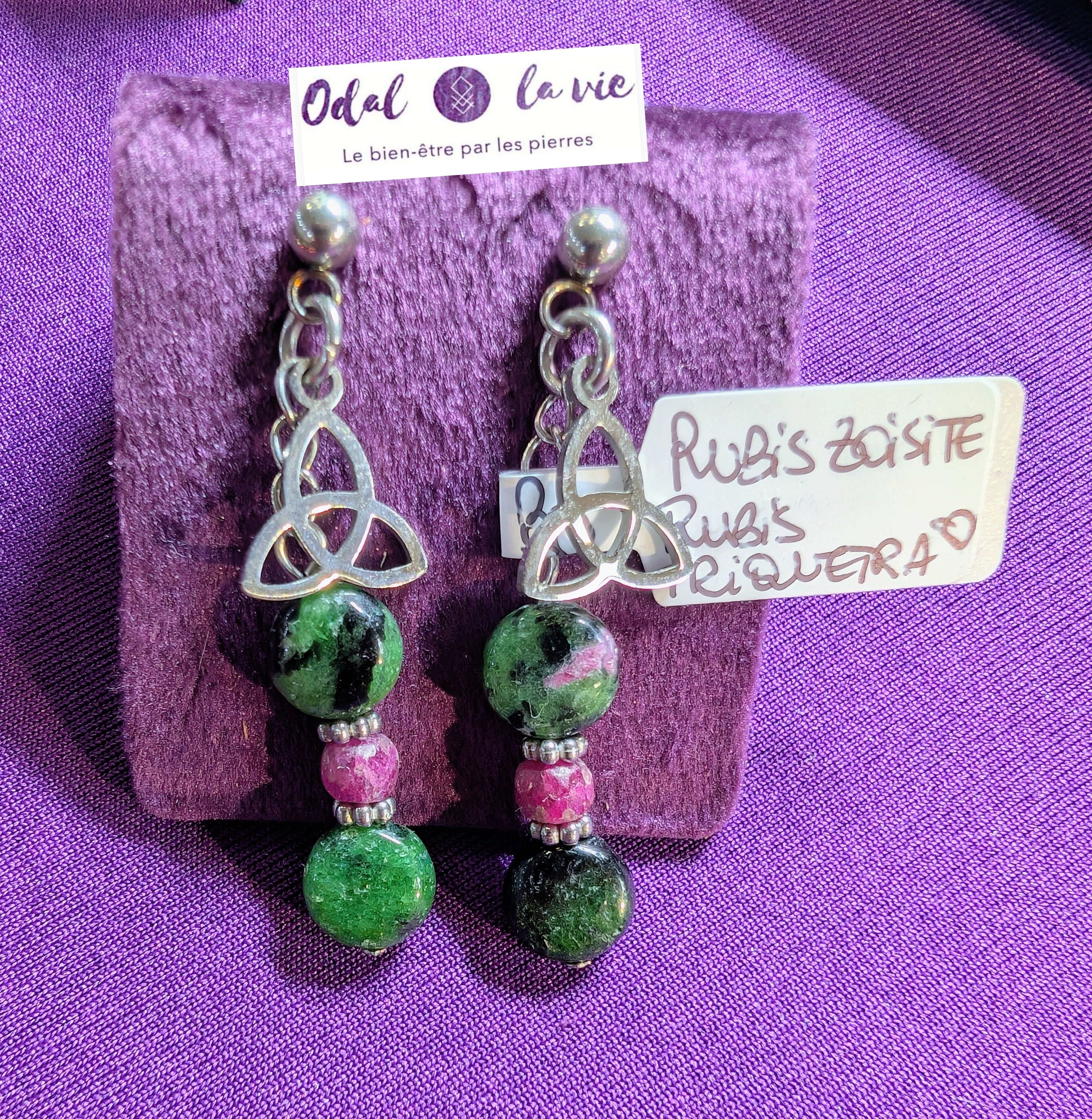 Boucles d'oreilles Rubis Zoisite, rubis et triquetra