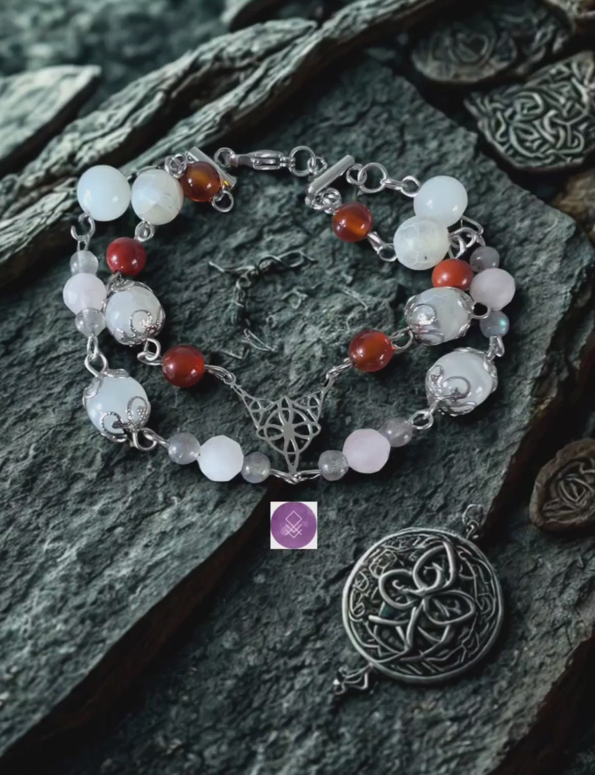 Bracelet Synergie grossesse en pierres de lune, labradorite, cornaline, agate blanche, quartz rose et jaspe rouge