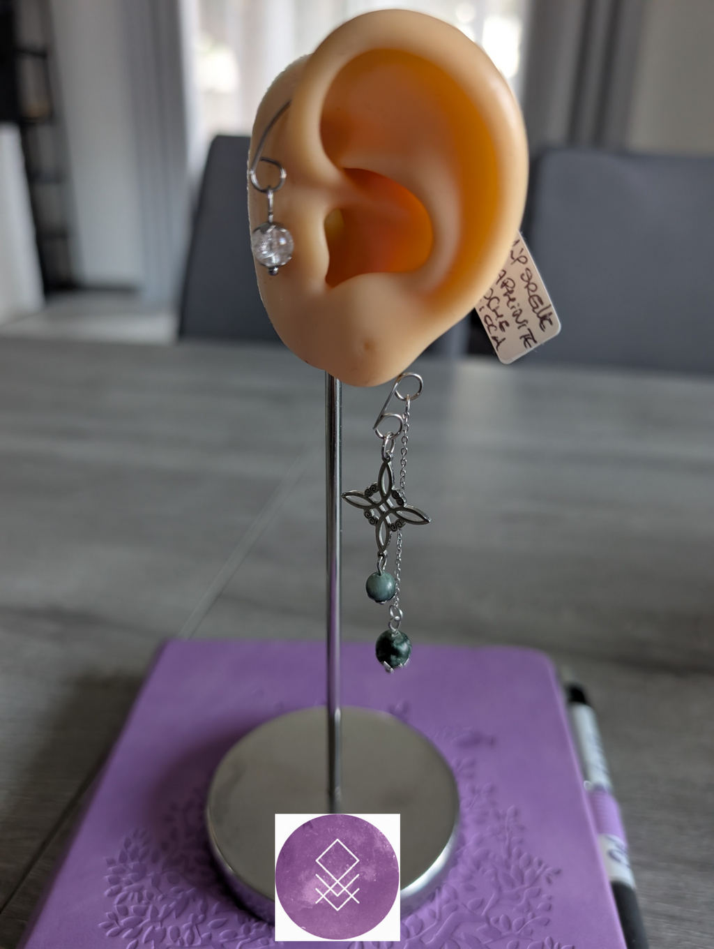 Clip d'Oreille Séraphinite & Cristal de Roche - Nœud de Sorcière