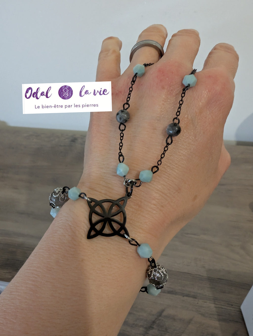 Bracelet de doigt Amazonite, labradorite, larvikite et noeud de sorcière