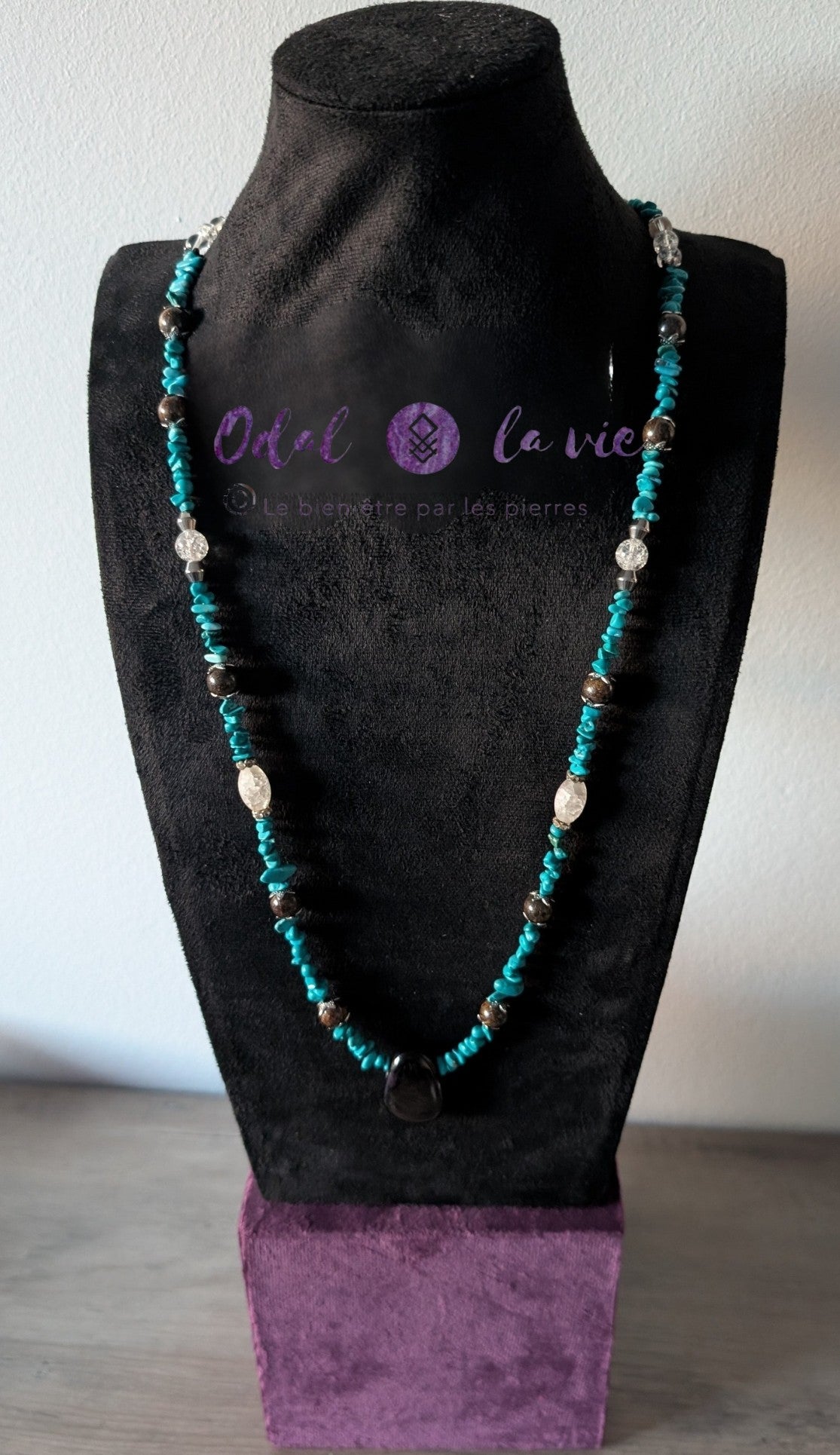 Talisman "Équilibre Infini" : Sautoir turquoise naturelle, hypersthène, bronzite, cristal de roche craquelé et quartz rose, nœud celtique.